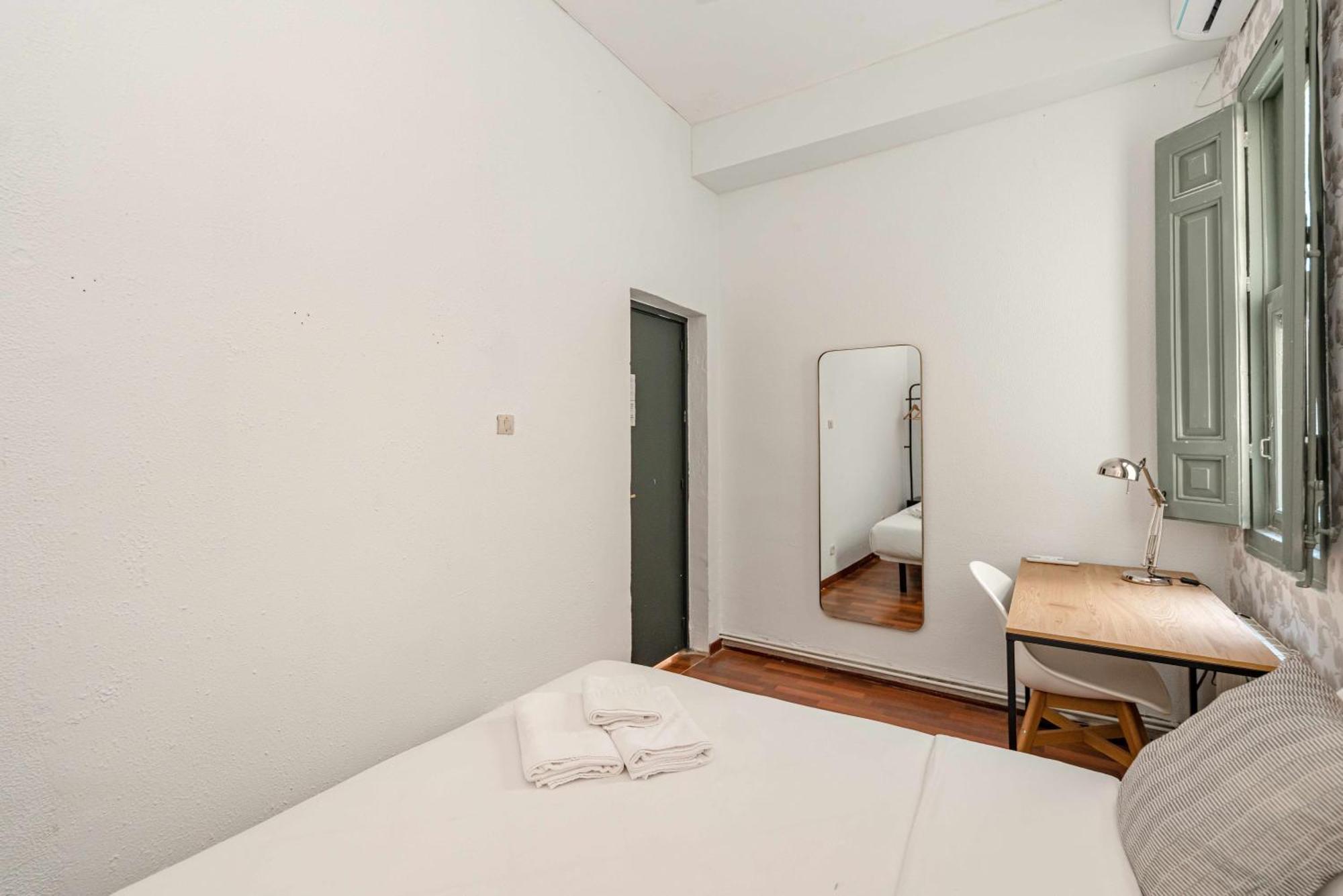Sol Y Tirso Rooms Madrid Exteriör bild