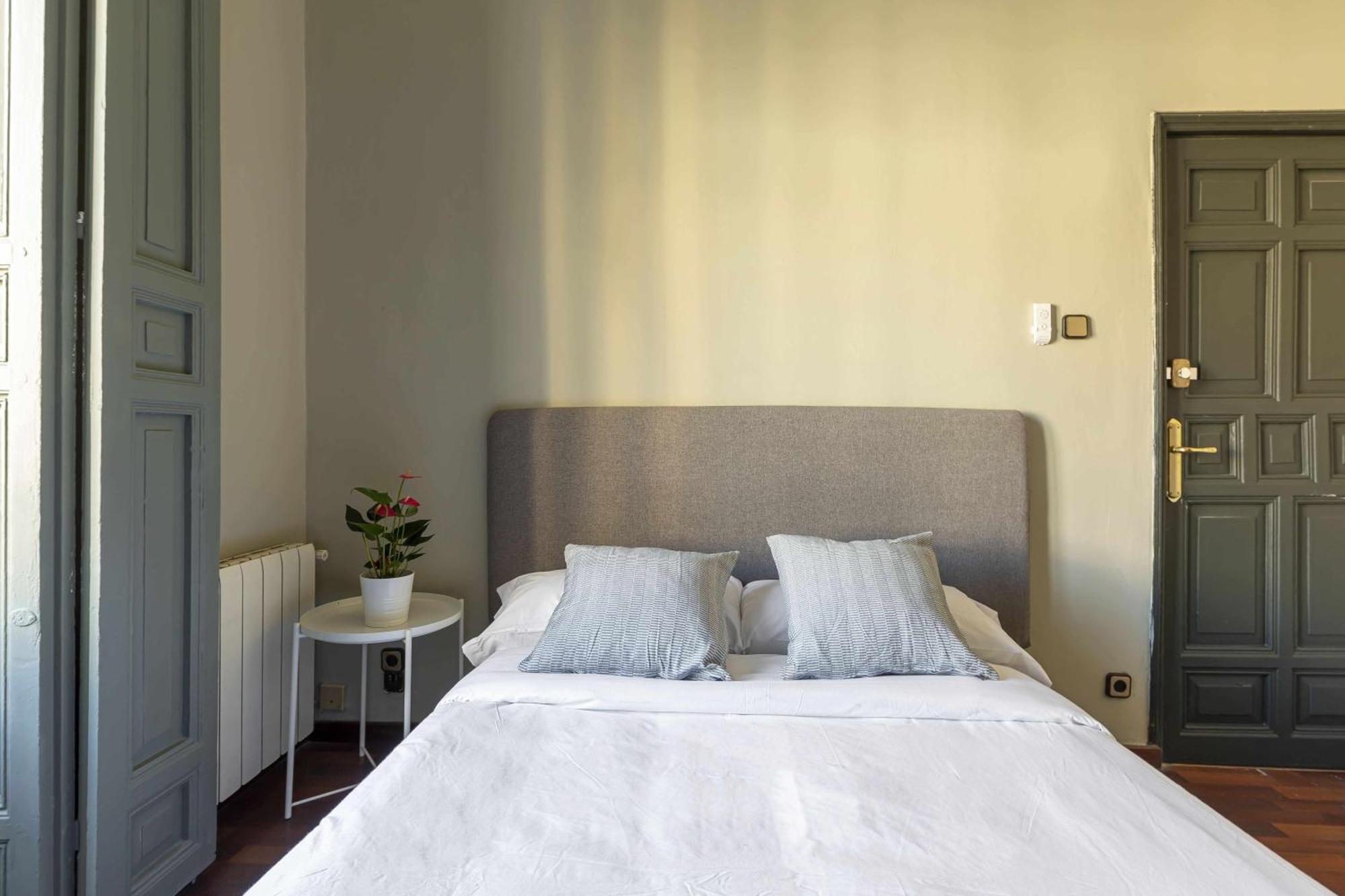 Sol Y Tirso Rooms Madrid Exteriör bild